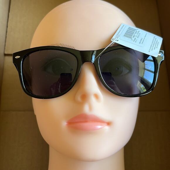 Square Sunglasses Black 100% UVA UVB Protection - Picture 2 of 8